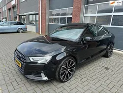 Zwart Gebruikt 2017 Audi A3 Design Sedan | € 18.450 (Iets duurder)