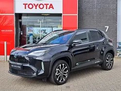 Zwart Gebruikt 2024 Toyota Yaris Cross SUV | € 28.790 (Eerlijke prijs)