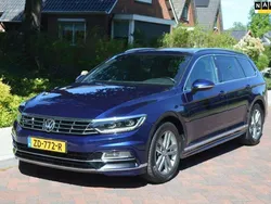 Blauw Gebruikt 2019 VW Passat Highline Stationwagen | € 16.495 (Goede deal)