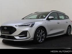 Grijs Gebruikt 2023 Ford Focus ST-Line Stationwagen | € 23.945 (Iets duurder)