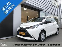 Wit Gebruikt 2016 Toyota Aygo Hatchback | € 6.650 (Eerlijke prijs)