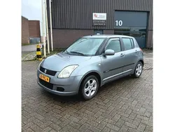 Grijs Gebruikt 2005 Suzuki Swift GLS Hatchback | € 1.499