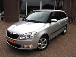 Grijs Gebruikt 2010 Skoda Fabia Hatchback | € 9.250 (Duur)