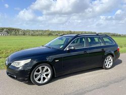 Zwart (metallic) Gebruikt 2004 BMW 525 Executive Stationwagen | € 2.950 (Goede deal)