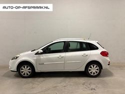 Wit (metallic) Gebruikt 2012 Renault Clio GrandTour Stationwagen | € 3.988 (Eerlijke prijs)