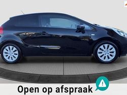 Zwart Gebruikt 2014 Kia Rio Hatchback | € 6.650 (Eerlijke prijs)