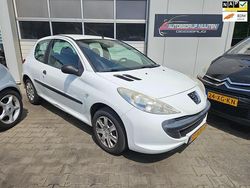 Wit Gebruikt 2010 Peugeot 206+ Hatchback | € 799 (Duur)