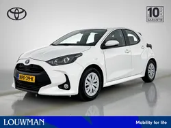 Wit Gebruikt 2024 Toyota Yaris Hybrid Active Hatchback | € 23.445 (Eerlijke prijs)