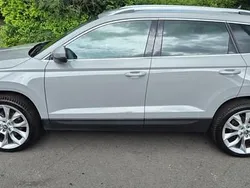 Groen, andere lak Gebruikt 2021 Skoda Karoq SportLine SUV | € 27.950 (Super prijs)