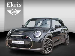 Zwart Gebruikt 2024 Mini Cooper S Favoured Hatchback | € 42.950