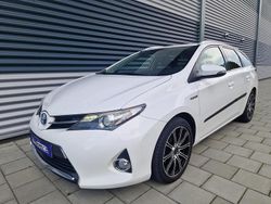 Wit Gebruikt 2014 Toyota Auris Hybrid Hatchback | € 11.450 (Eerlijke prijs)