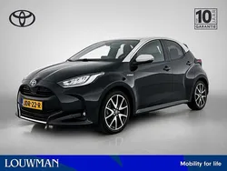 Zwart metallic Gebruikt 2021 Toyota Yaris Edition Hatchback | € 22.445 (Eerlijke prijs)