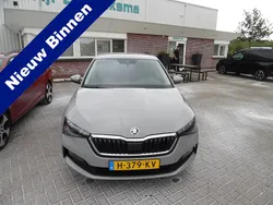 Grijs Gebruikt 2020 Skoda Scala Ambition Hatchback | € 14.950 (Duur)