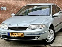 Grijs Gebruikt 2001 Renault Laguna II Authentique Hatchback | € 995