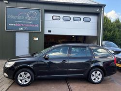 Zwart Gebruikt 2011 Skoda Octavia Business Line Stationwagen | € 2.250 (Eerlijke prijs)