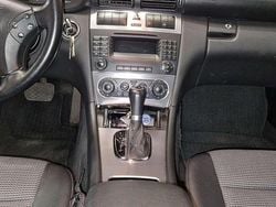 Zilver Gebruikt 2006 Mercedes C200 Sedan | € 4.800 (Eerlijke prijs)