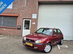 Rood Gebruikt 2002 Ford Fiesta Collection Hatchback | € 749 (Eerlijke prijs)