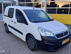 Wit Gebruikt 2017 Peugeot Partner Premium MPV | € 8.950 (Iets duurder)