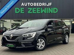 Zwart, metallic lak Gebruikt 2017 Renault Mégane IV Life Hatchback | € 7.499 (Eerlijke prijs)