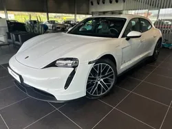 Wit Gebruikt 2023 Porsche Taycan Sport Turismo Sedan | € 68.549