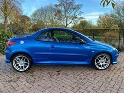 Gebruikt 2005 Peugeot 206 CC Griffe Cabriolet | € 1.150 (Eerlijke prijs)