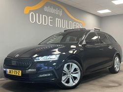 Zwart (metallic) Gebruikt 2022 Skoda Octavia SportLine Stationwagen | € 26.950 (Iets duurder)