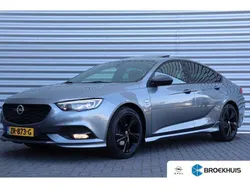 Grijs, metallic lak Gebruikt 2019 Opel Insignia Exklusiv Hatchback | € 24.900 (Eerlijke prijs)