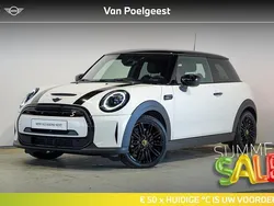 Nanuq white metallic (wit metallic) Gebruikt 2023 Mini Cooper Classic Hatchback | € 22.795 (Goede deal)