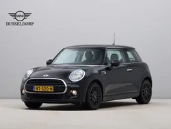 Zwart Gebruikt 2017 Mini Cooper Hatchback | € 17.950
