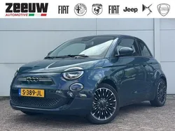 Groen, metallic lak Gebruikt 2023 Fiat 500e Comfort Hatchback | € 22.450 (Iets duurder)