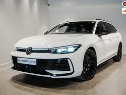 Wit Gebruikt 2025 VW Passat R-line Edition Stationwagen | € 49.995