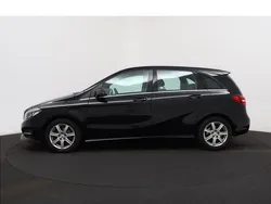 Zwart Gebruikt 2016 Mercedes B180 Prestige MPV | € 13.950 (Eerlijke prijs)