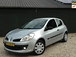 Grijs Gebruikt 2008 Renault Clio II Hatchback | € 2.995 (Eerlijke prijs)