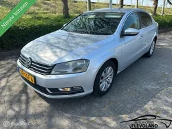 Grijs Gebruikt 2011 VW Passat Sedan | € 5.499 (Eerlijke prijs)