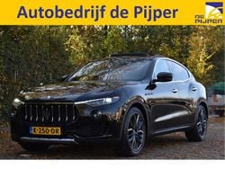 Zwart Gebruikt 2019 Maserati Levante GranLusso SUV | € 67.955 (Eerlijke prijs)