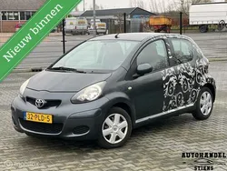 Grijs Gebruikt 2011 Toyota Aygo Comfort Hatchback | € 1.950 (Goede deal)