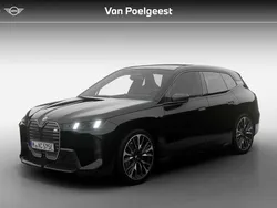 Saphirschwarz metallic (zwart metallic) Nieuw 2025 BMW iX M Sport SUV | € 149.590 (Duur)