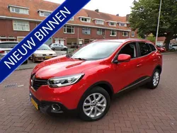 Rood, metallic lak Gebruikt 2017 Renault Kadjar Intens SUV | € 12.944 (Eerlijke prijs)