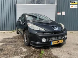 Zwart, metallic lak Gebruikt 2009 Peugeot 207 Hatchback | € 2.200 (Eerlijke prijs)