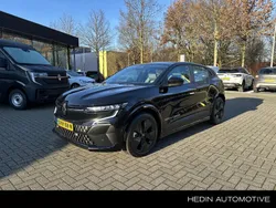 Zwart Nieuw 2024 Renault Mégane Evolution Hatchback | € 37.950 (Duur)
