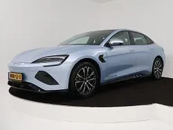 Blauw metallic Gebruikt 2025 BYD Seal Comfort Sedan | € 39.945 (Eerlijke prijs)