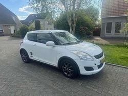 Wit Gebruikt 2011 Suzuki Swift Hatchback | € 3.999