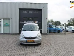 Grijs Gebruikt 2001 Toyota Yaris Verso Luna MPV | € 1.499