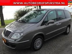 Beige Gebruikt 2008 Lancia Phedra MPV | € 2.999