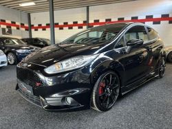 Zwart Gebruikt 2014 Ford Fiesta ST Hatchback | € 11.975 (Eerlijke prijs)