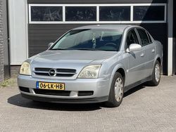 Grijs Gebruikt 2003 Opel Vectra Comfort Sedan | € 899 (Eerlijke prijs)