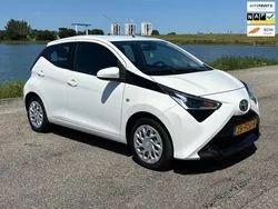 Wit Gebruikt 2019 Toyota Aygo X-play Hatchback | € 6.844 (Goede deal)