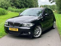 Zwart Gebruikt 2006 BMW 130 Executive Hatchback | € 11.500 (Iets duurder)
