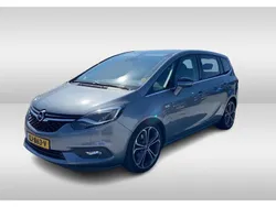Grijs, metallic lak Gebruikt 2016 Opel Zafira Edition MPV | € 13.950 (Iets duurder)