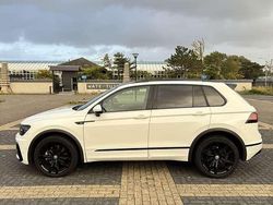 Wit Gebruikt 2018 VW Tiguan R-line SUV | € 26.250 (Eerlijke prijs)